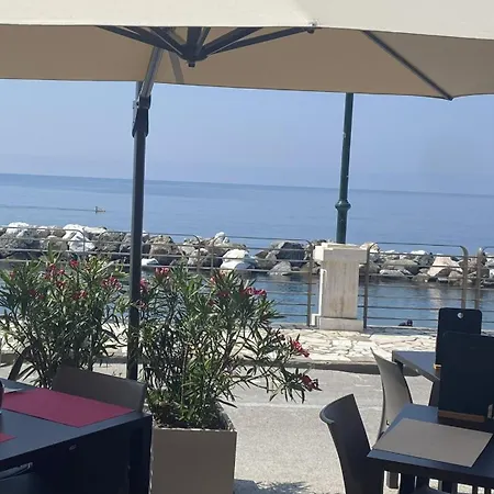 Attico Fronte Mare Residenza Matilde *