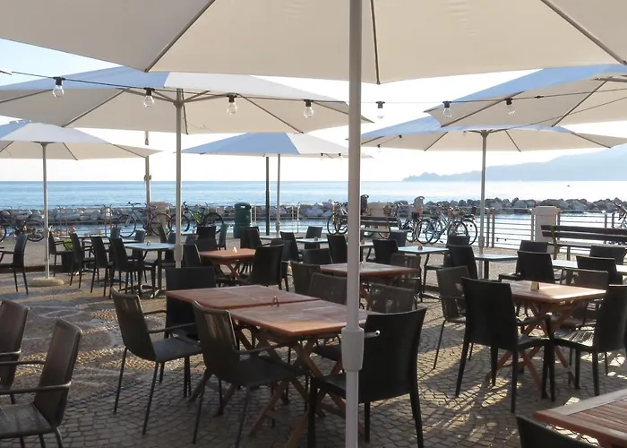 Attico Fronte Mare Residenza Matilde * קיאברי