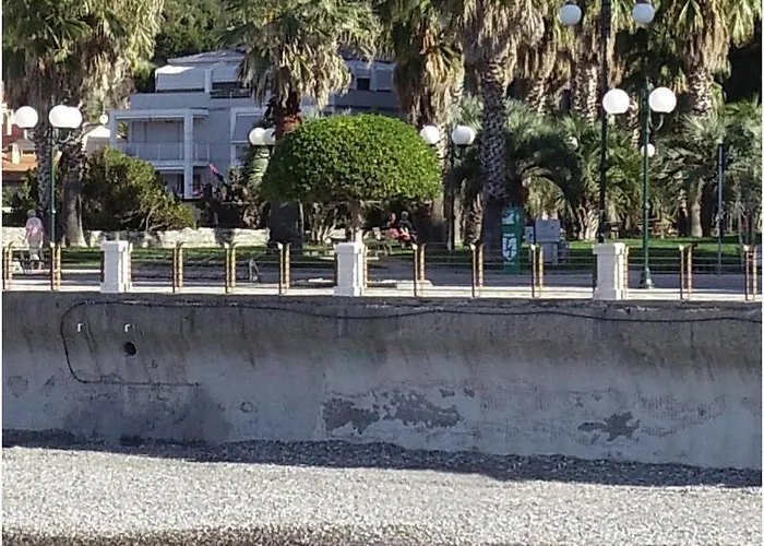 Attico Fronte Mare Residenza Matilde 아파트 키아바리