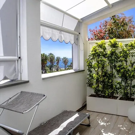 Апартаменты Attico Fronte Mare Residenza Matilde