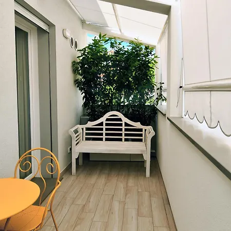 Attico Fronte Mare Residenza Matilde * キアーヴァリ