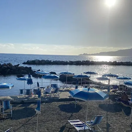Апартаменты Attico Fronte Mare Residenza Matilde Кьявари