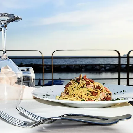アパート Attico Fronte Mare Residenza Matilde