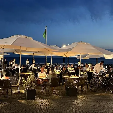 アパート Attico Fronte Mare Residenza Matilde キアーヴァリ