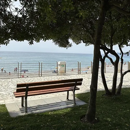 Attico Fronte Mare Residenza Matilde * キアーヴァリ